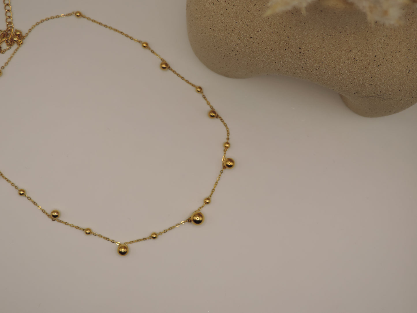 COLLIER HAWA