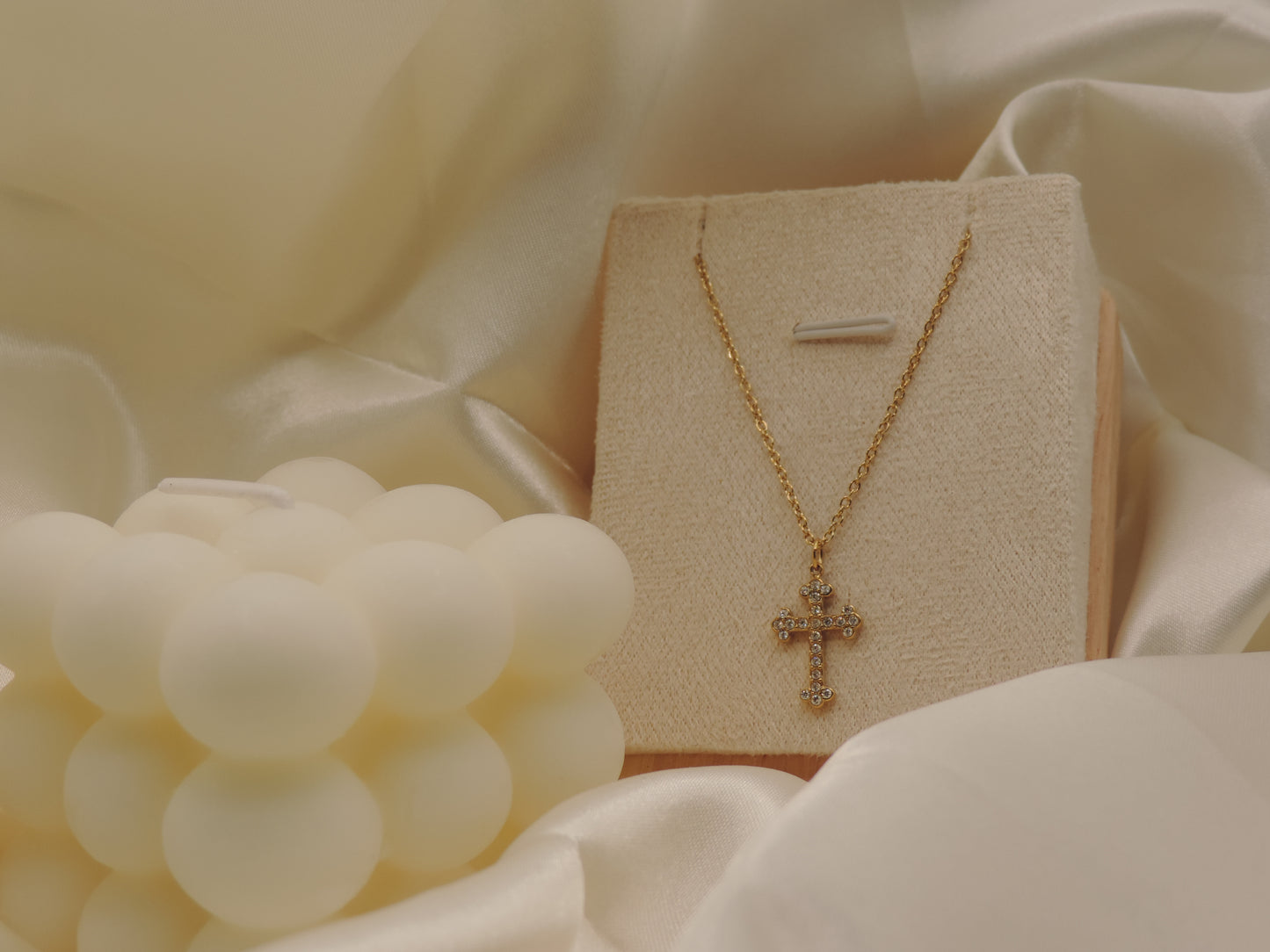 COLLIER EMMA