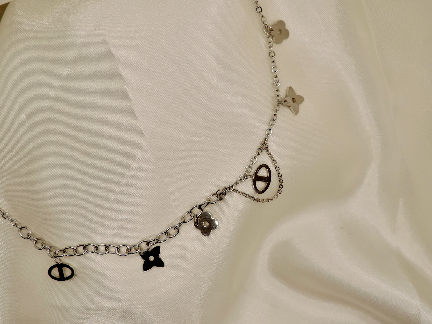 COLLIER ORIANA