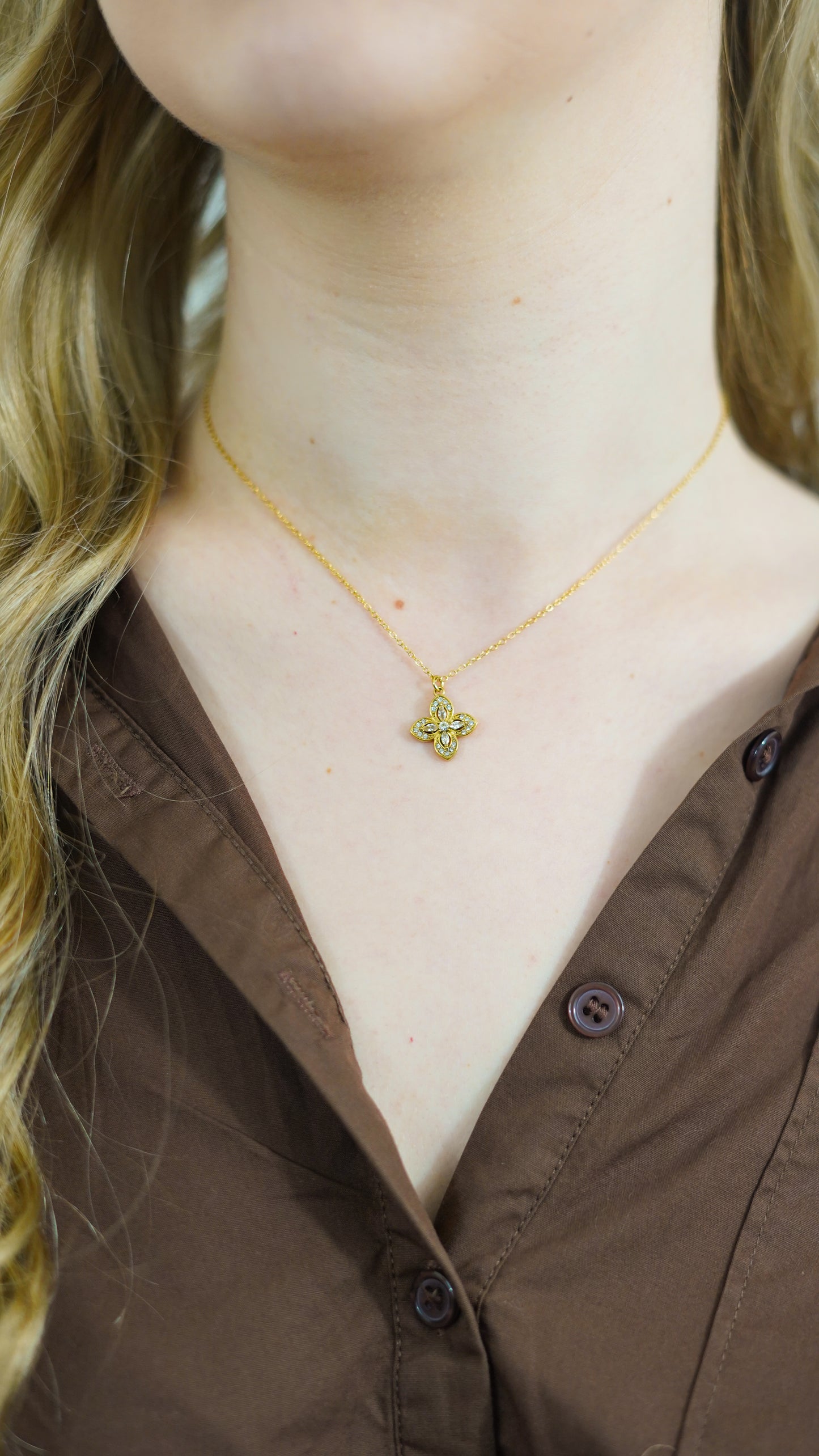 COLLIER NAELA