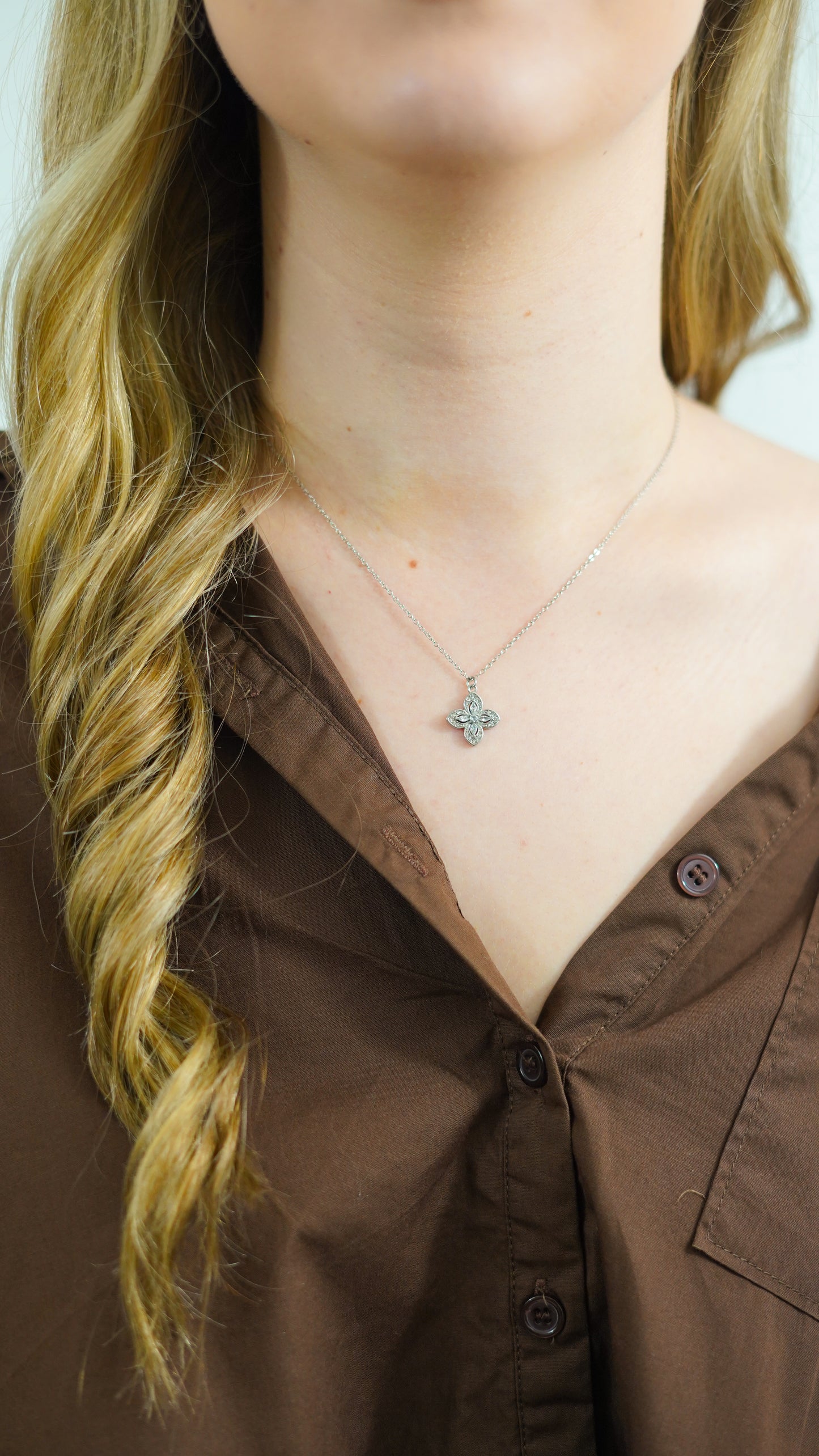COLLIER NAELA