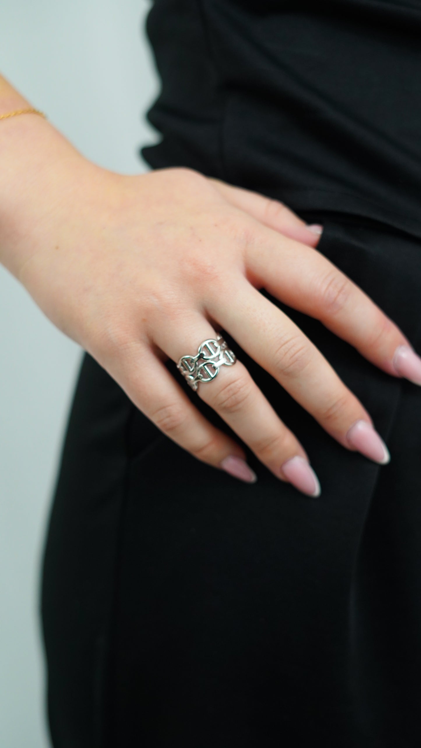 BAGUE NÉLYA