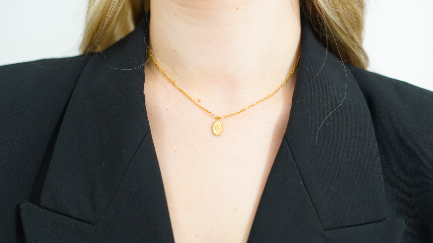 COLLIER SELYA