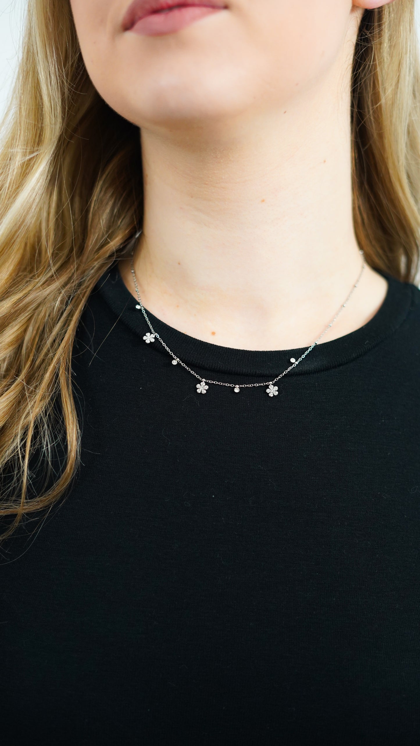COLLIER LUNAYA