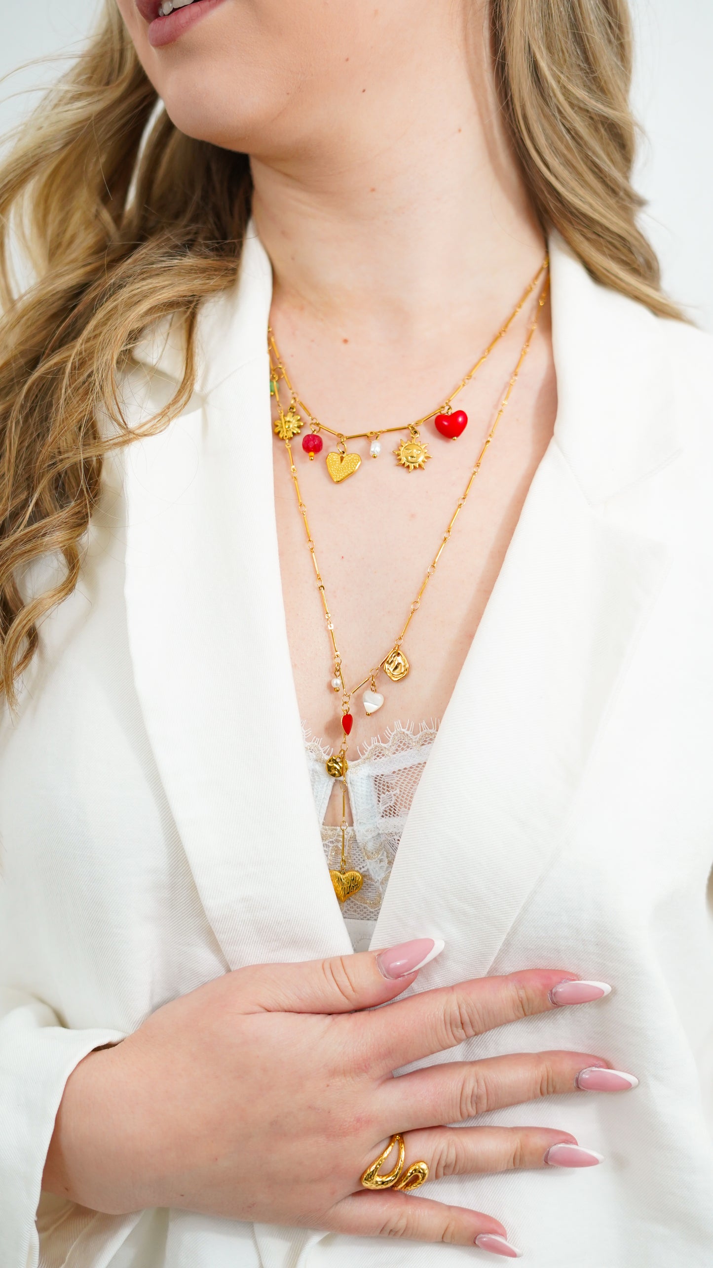 COLLIER LEYA