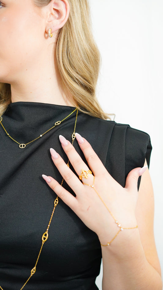 COLLIER LYANA